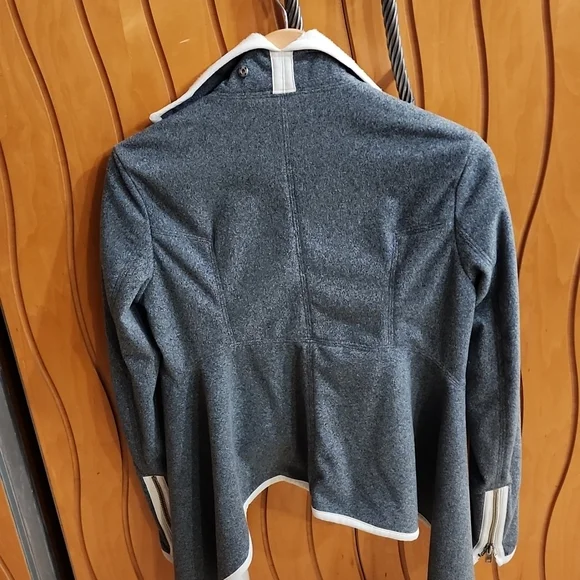 Lululemon wrap jacket - Picture 6 of 7